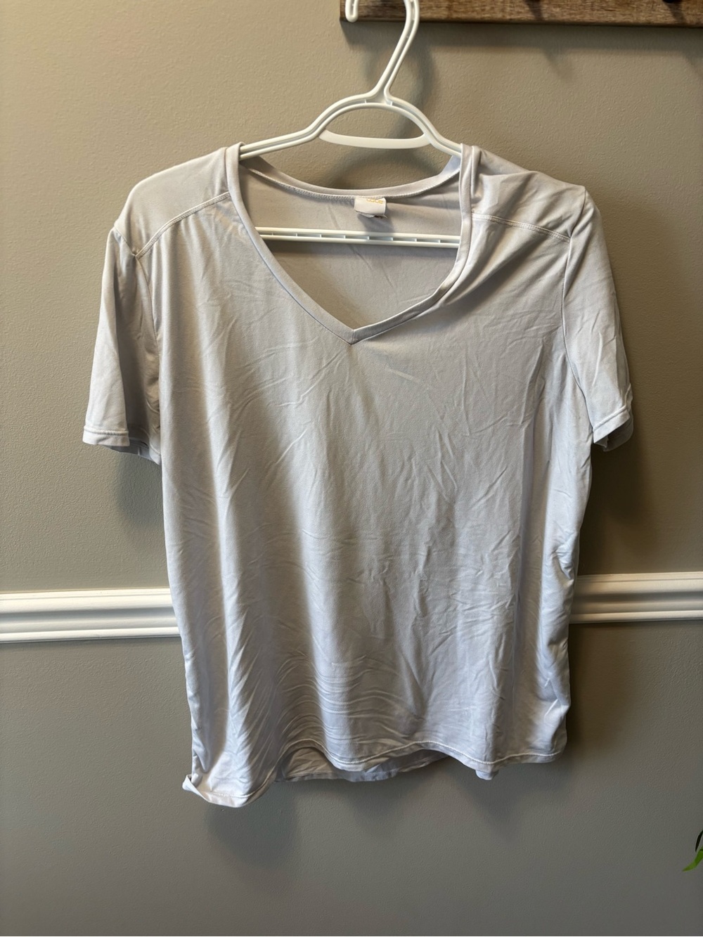 Women's V-Neck Short Sleeve Top - Withe